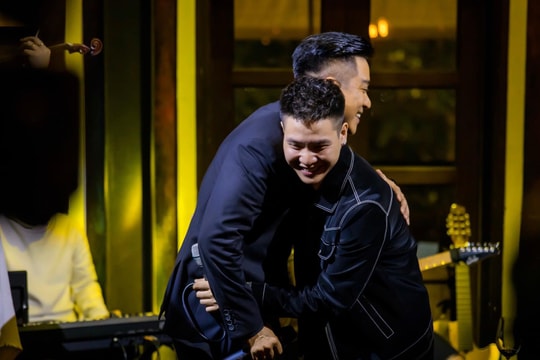 Quân A.P nói về 'anh trai chông gai' Tuấn Hưng