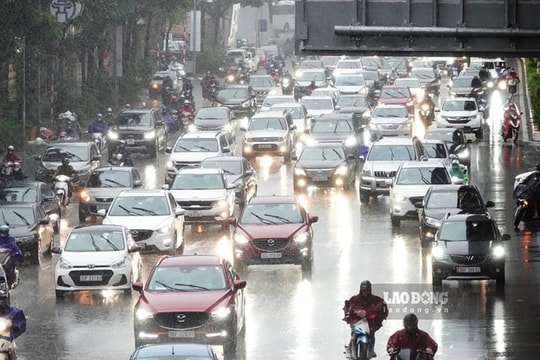 Những trang bị công nghệ giúp lái xe an toàn khi gặp mưa bão