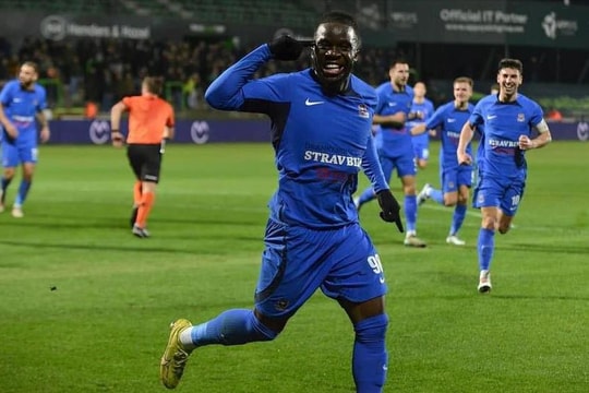 Cựu tiền đạo Sông Lam Nghệ An trở thành 'thần tài' của đội bóng nước Bỉ