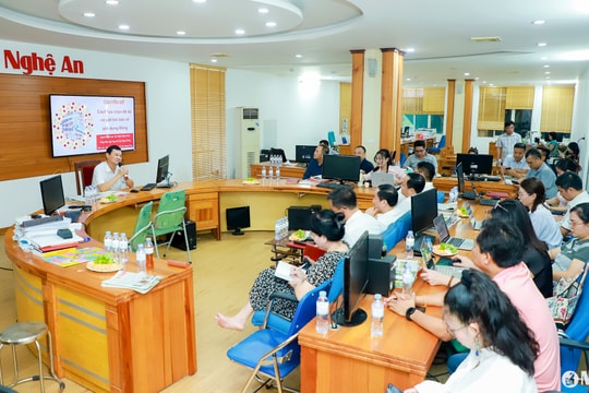 Báo Nghệ An tập huấn chuyên đề về công tác tuyên truyền xây dựng Đảng