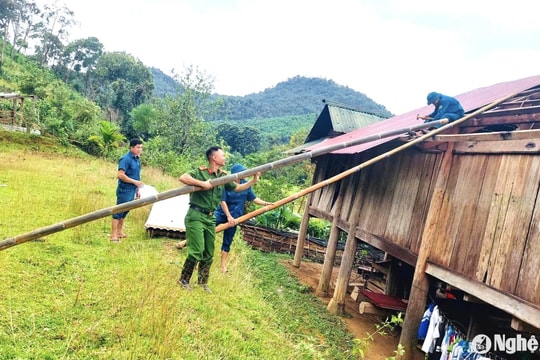 Công an Nghệ An kịp thời hỗ trợ người dân các địa phương bị ảnh hưởng của bão số 3