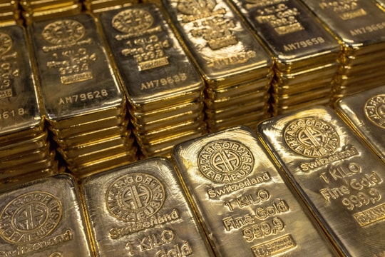 Giá vàng hôm nay 16/9/2024: Vàng thế giới tăng mạnh, đạt nhiều kỷ lục mới