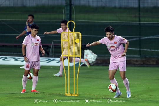 Tuyển Thái Lan thông cảm về tình hình bão tại Việt Nam; Đội tuyển Việt Nam trở lại sân tập sau bão Yagi