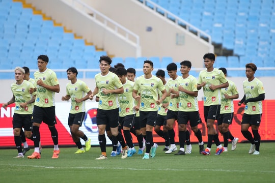 Đội tuyển Thái Lan hứng khởi làm quen sân Mỹ Đình, sẵn sàng đấu với tuyển Việt Nam