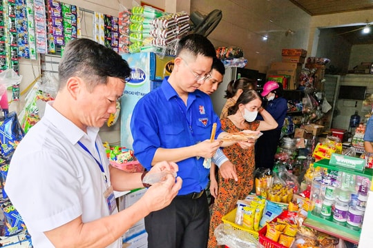 Thị trường Trung thu ở Nghệ An "lắng" theo diễn biến mưa bão!