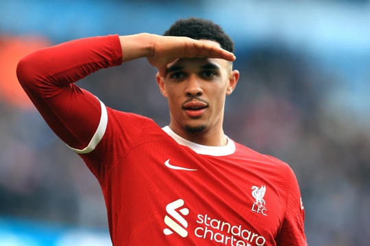 Trent Alexander-Arnold từ chối gia hạn, Real Madrid rình rập