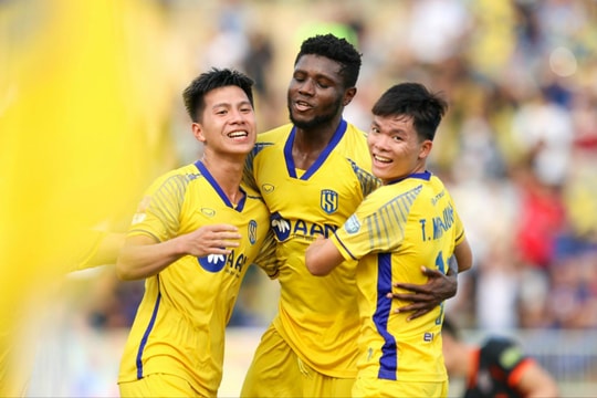 Sông Lam Nghệ An gặp SHB Đà Nẵng: Khởi đầu mới