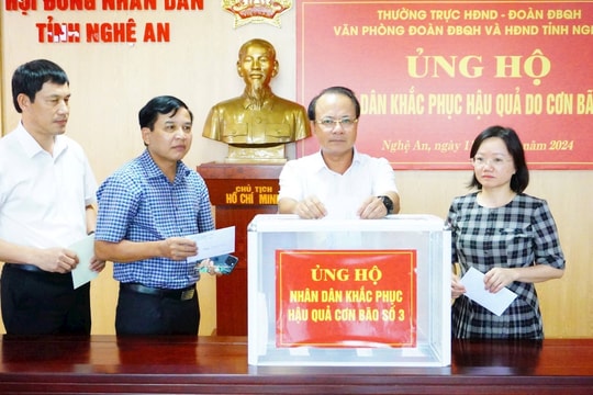 Văn phòng Đoàn đại biểu Quốc hội và HĐND tỉnh Nghệ An quyên góp ủng hộ đồng bào bị thiên tai