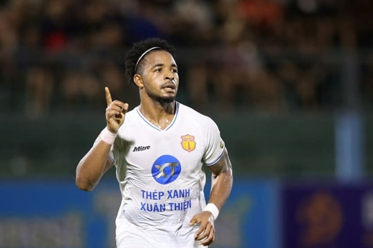 Nam Định mất chân sút khiến cả V-League khiếp sợ vì lý do đặc biệt; Tiền vệ Tottenham gặp họa vì chế nhạo Son Heung-min