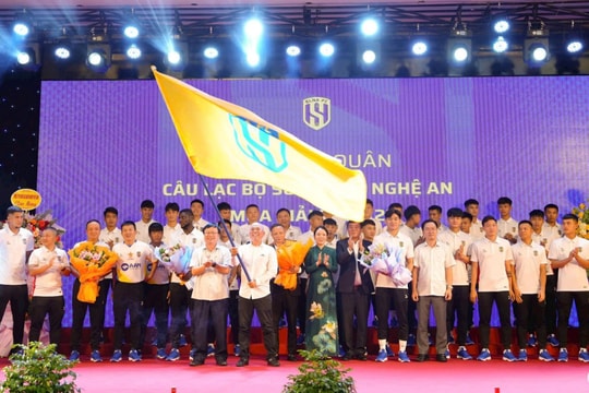 Sông Lam Nghệ An tổ chức lễ xuất quân mùa giải 2024/25