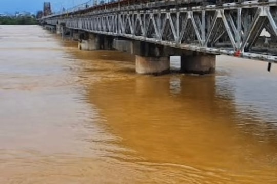 Hà Nội yêu cầu các địa phương nghiêm túc tuần tra, bảo vệ đê điều