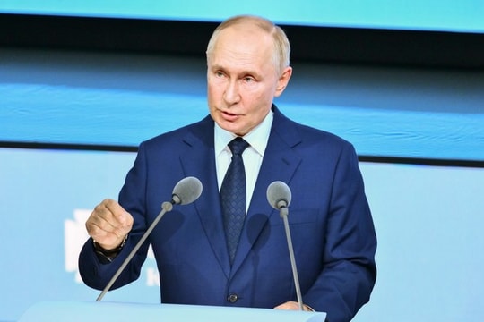 Tổng thống Putin đưa ra cảnh báo mới cho NATO