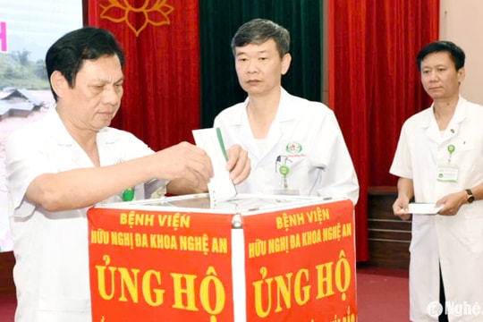 Bệnh viện Hữu nghị Đa khoa Nghệ An ủng hộ 533 triệu đồng giúp người dân khắc phục hậu quả cơn bão số 3