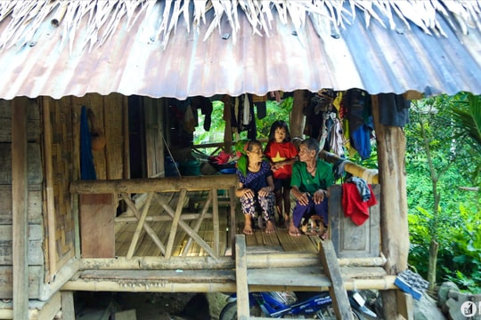 Huồi Pủng mong thoát thế biệt lập