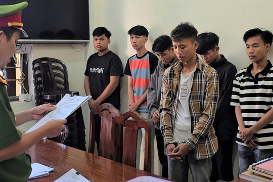 20 thanh niên giải quyết mâu thuẫn trên Facebook bằng hung khí