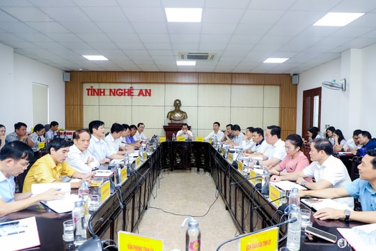 Chủ tịch UBND tỉnh Nghệ An Nguyễn Đức Trung tiếp công dân định kỳ tháng 9/2024