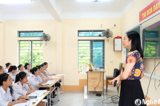 Giáo viên ở Nghệ An thay đổi để tiếp cận với đề thi theo Chương trình giáo dục phổ thông mới