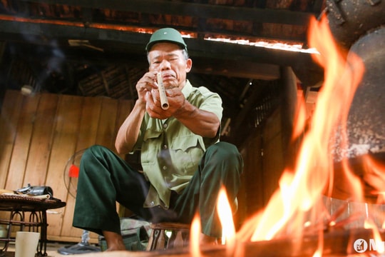 Pí khúi - Nhạc cụ độc đáo gọi bạn tình của người Thái