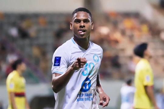 CLB Nam Định thắng đội vô địch Hong Kong; Vua phá lưới World Cup 1990 qua đời ở tuổi 59