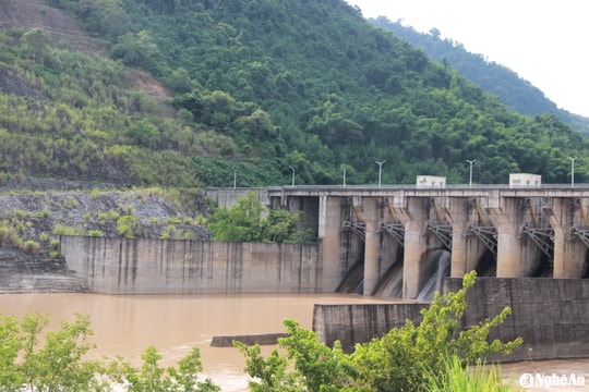 Thủy điện Khe Bố tăng lưu lượng xả lũ