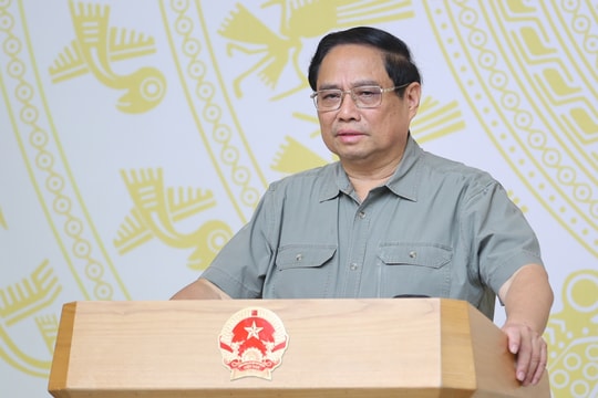 'Khẩn trương khắc phục hậu quả bão lũ, nhanh chóng ổn định đời sống nhân dân, tích cực khôi phục sản xuất, kinh doanh...'