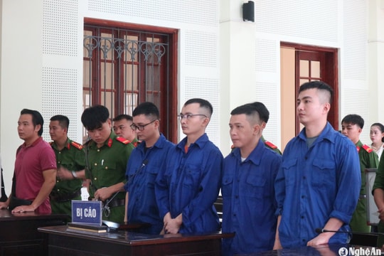 Cầm đầu đường dây lừa đảo, anh trai dẫn theo 2 em vào tù