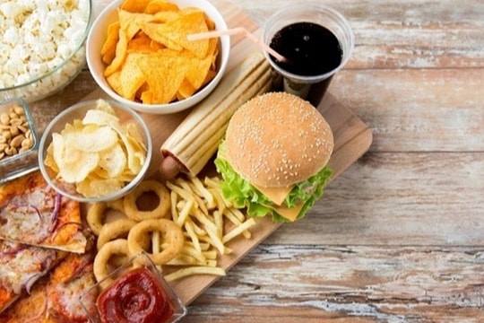 3 món ăn vặt người Việt thích mê là "kẻ thù" của gan