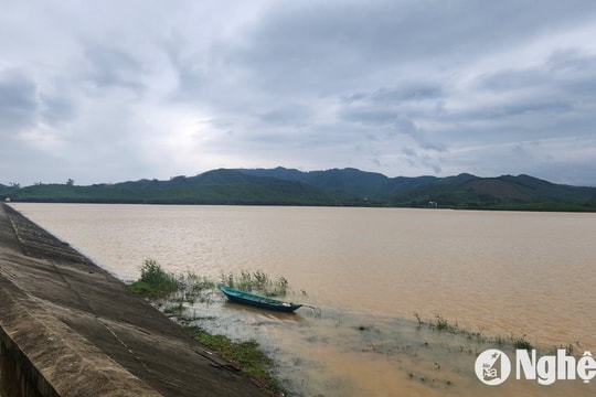 Nghệ An có 13 hồ chứa nằm ở mức báo động