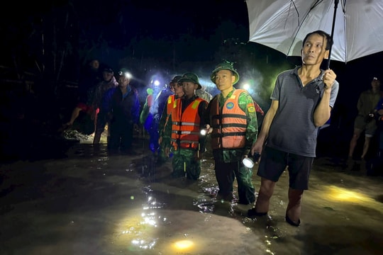 Tìm kiếm nam thanh niên mất tích khi đánh cá trên sông Giăng