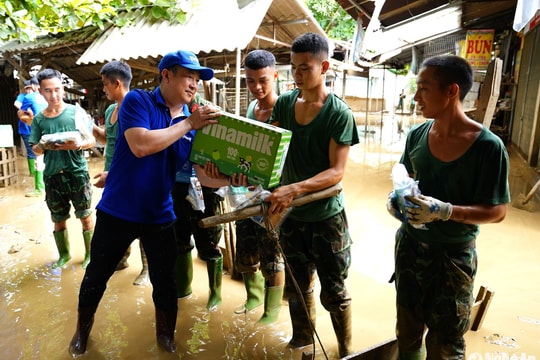Vinamilk hỗ trợ người dân khắc phục hậu quả sau bão lũ, khôi phục cuộc sống