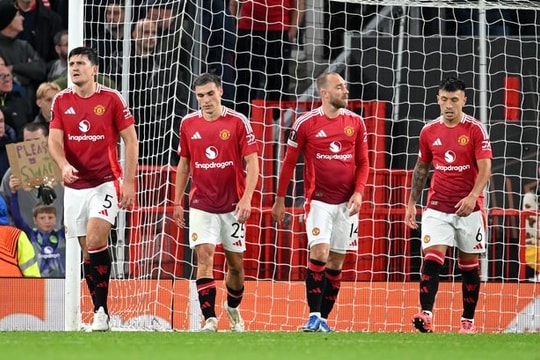 Man United và câu chuyện 'bình mới rượu cũ'