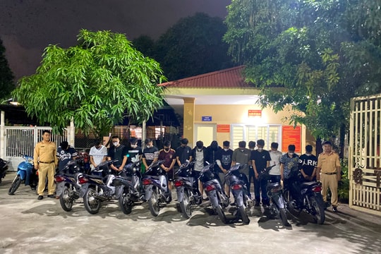 Công an TP. Vinh xử lý 12 thanh, thiếu niên vi phạm nồng độ cồn
