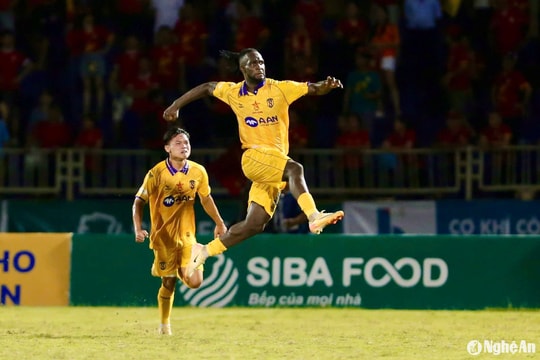 Sông Lam Nghệ An chia điểm trong trận derby xứ Nghệ