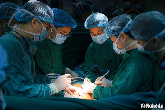 Bệnh viện Hữu nghị Đa khoa Nghệ An tiếp tục thực hiện thành công ca lấy, ghép tạng từ người cho chết não