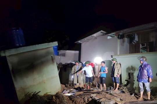 4 bản ở huyện Tương Dương đang bị cô lập hoàn toàn do lũ quét