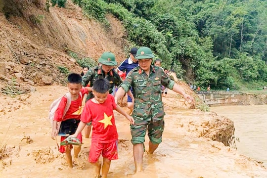 Tương Dương huy động lực lượng tại chỗ khắc phục hậu quả lũ quét