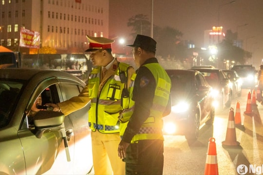 Xử lý nghiêm cán bộ, công chức vi phạm pháp luật giao thông