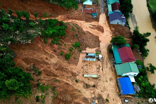 Người dân vùng sạt lở Kỳ Sơn mong nơi an cư
