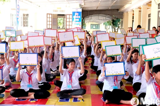 Nghệ An tổ chức cuộc thi Rung chuông vàng 'Học sinh xây dựng văn hóa giao thông an toàn'