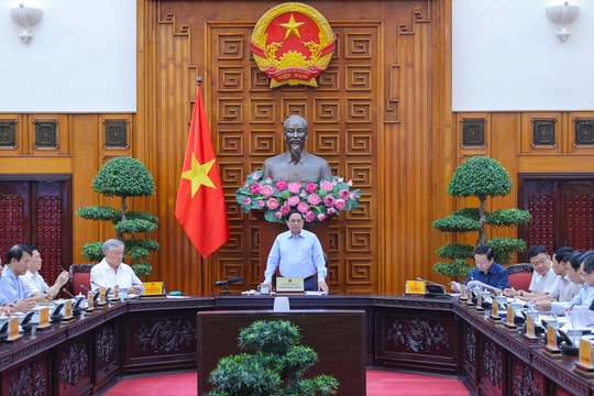 Thủ tướng Phạm Minh Chính chủ trì cuộc họp về Dự án Đường sắt tốc độ cao trục Bắc-Nam