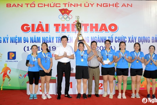 Bế mạc Giải thể thao chào mừng kỷ niệm 94 năm ngày truyền thống ngành Tổ chức xây dựng Đảng