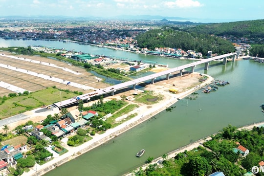 Quyết liệt gỡ vướng để giải phóng mặt bằng đường ven biển qua Nghệ An