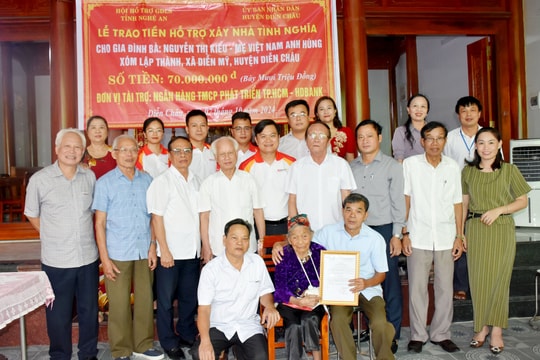 Trao 70 triệu đồng xây dựng nhà tình nghĩa ở huyện Diễn Châu