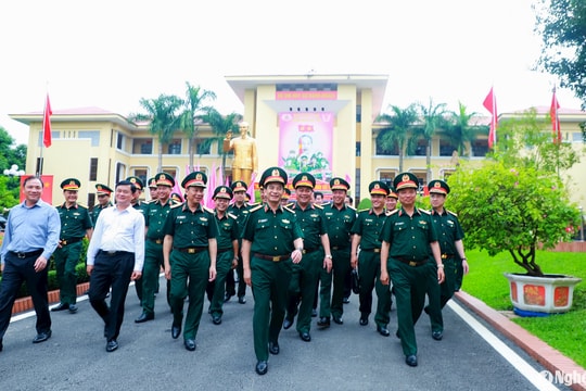 Đại tướng Phan Văn Giang - Bộ trưởng Bộ Quốc phòng thăm, làm việc tại Sư đoàn 324