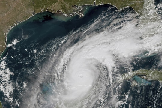 Mỹ chuẩn bị đối phó với cơn bão mạnh nhất trong hơn 100 năm qua