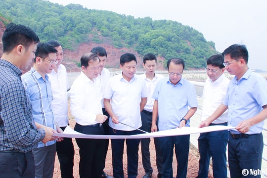 HĐND tỉnh Nghệ An khảo sát một số công trình, dự án đầu tư công trọng điểm