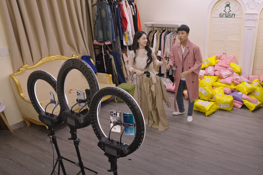 Link xem Đi giữa trời rực rỡ tập 51 trên VTV3 ngày 9/10