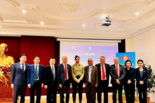 Đoàn công tác tỉnh Nghệ An thăm và làm việc tại Pháp