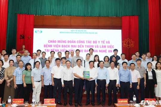 Đoàn công tác Bộ Y tế và Bệnh viện Bạch Mai làm việc cùng Bệnh viện Hữu nghị Đa khoa Nghệ An