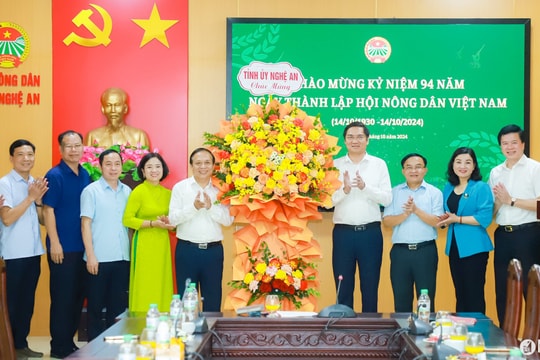Thường trực Tỉnh ủy Nghệ An chúc mừng ngày truyền thống Hội Nông dân